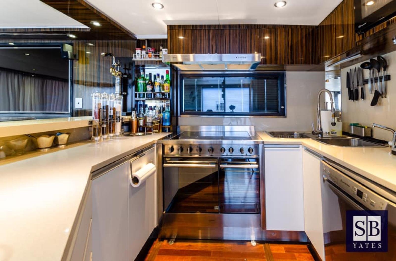 HOUSEBOAT HOUSEBOAT