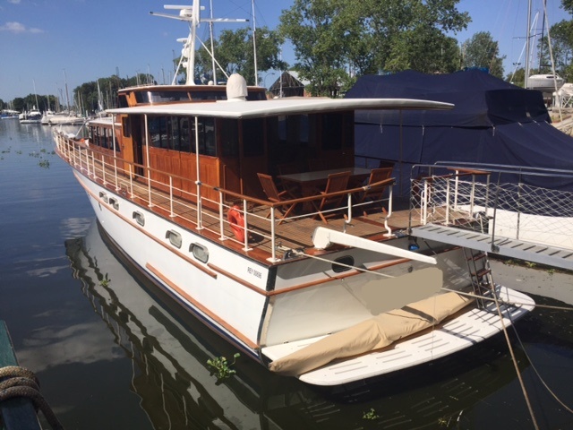 CRUCERO CLASICO DE MADERA ORTHOLAN.-