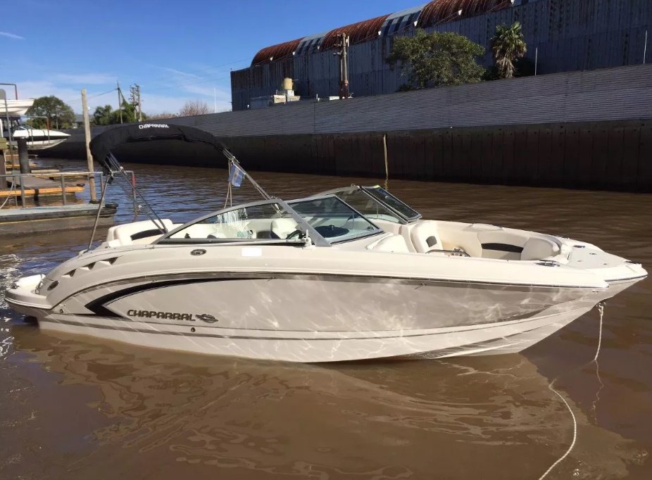 Lancha Chaparral Sunesta 224